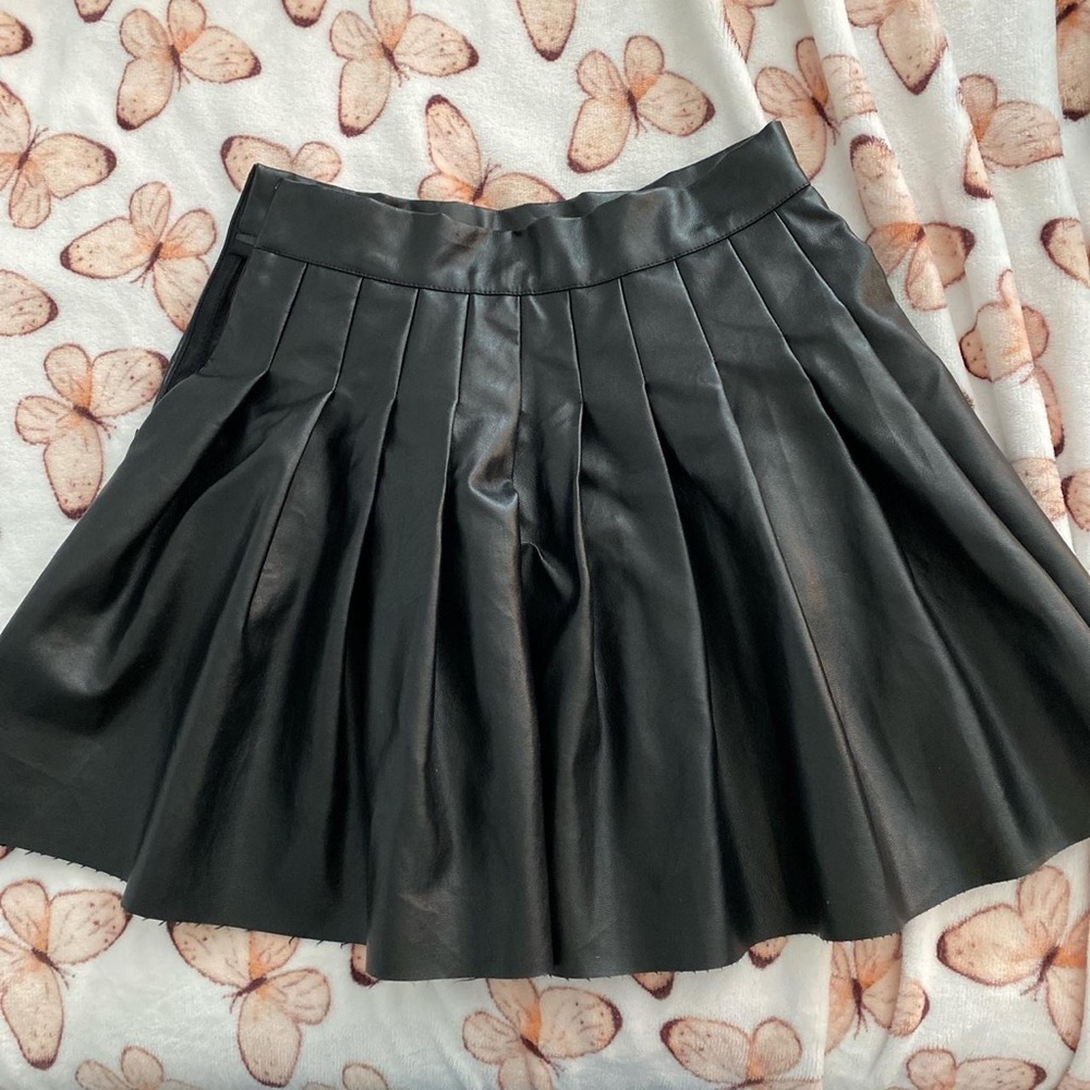 Black Pleated Skirt | Faux Leather!